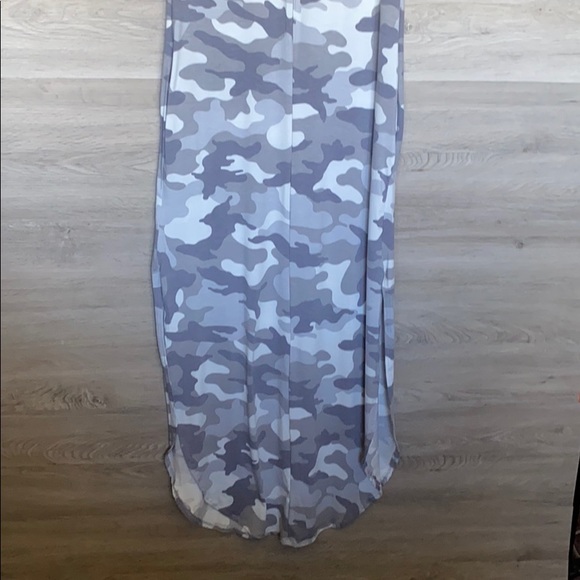 NWT- Women's V-Neck Maxi w/Pockets, Grey Camo - Picture 8 of 8